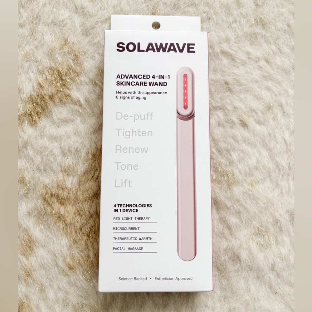 NIB Solawave Red Light ADVANCED 4-IN-1
SKINCARE WAND